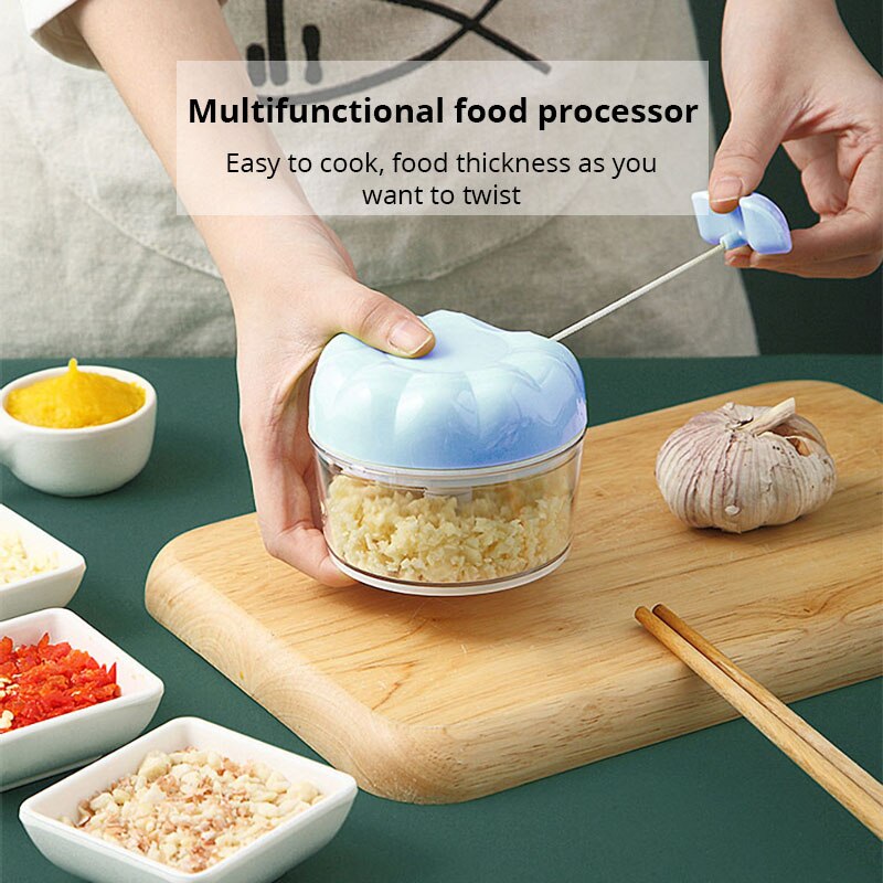 Kitchen Hand Gadgets - เครื่องบดกระเทียมแบบมือหมุน สีฟ้า/ชมพู 1 ชิ้น สำหรับใช้ในครัวเรือน บดกระเทียมสับละเอียด